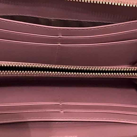 Miu Miu Blush Croc-Embossed Wallet - Picture 7 of 7